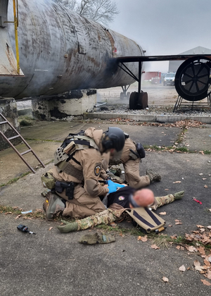 Służby mundurowe w ekstremalnych warunkach ćwiczyły Medycynę Pola Walki Służby mundurowe w ekstremalnych warunkach ćwiczyły Medycynę Pola Walki