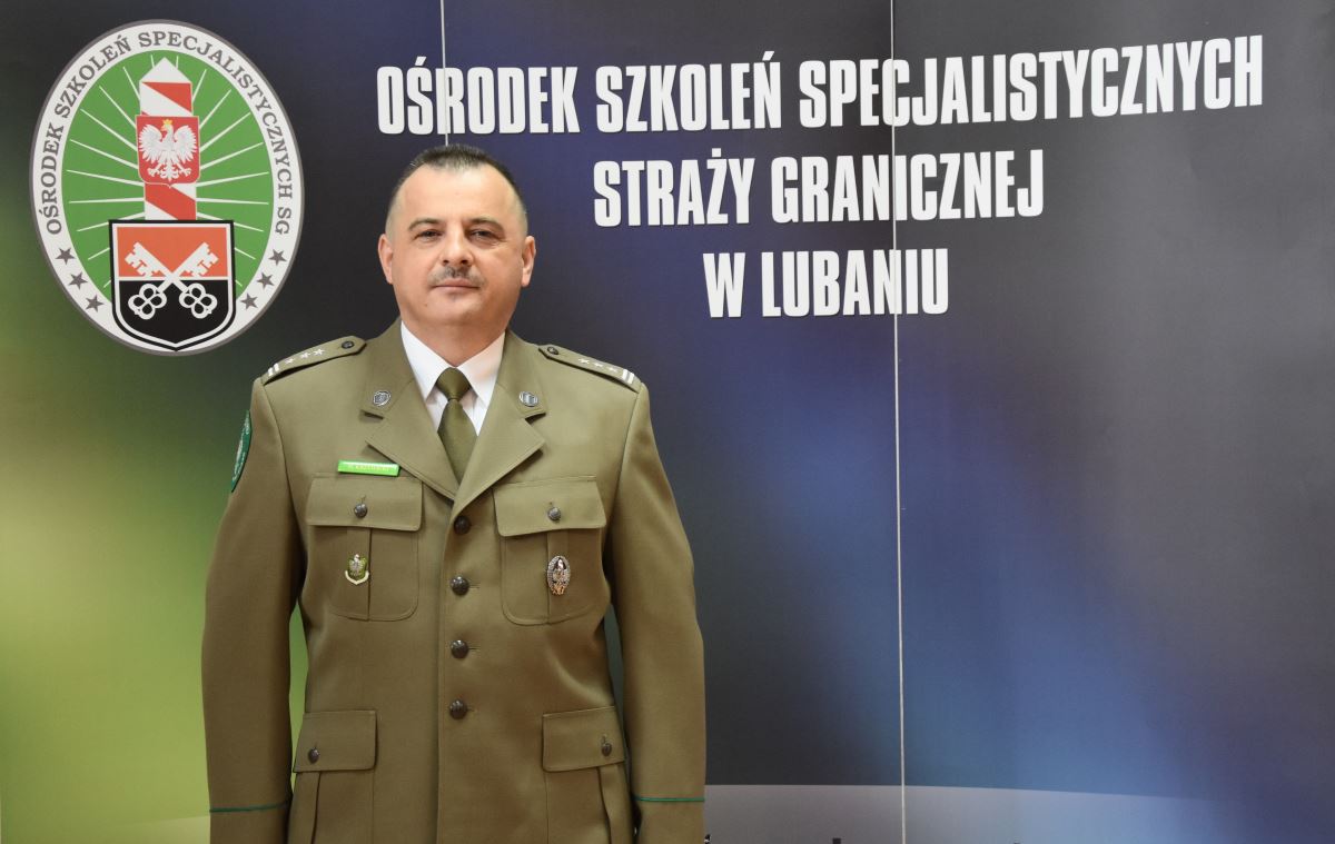 Zastępca Komendanta Ośrodka Szkoleń Specjalistycznych SG w Lubaniu  płk SG Marek KRZYWICKI