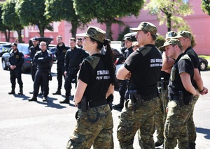 Grupa funkcjonariuszy SG i Policji Czeskiej w trakcie zajęć na terenie Ośrodka