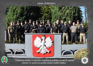 Zdjęcie grupowe funkcjonariuszy SG oraz Policji Czeskiej biorących udział w szkoleniu na trybunie Ośrodka w dniu 15.05.2024 r.