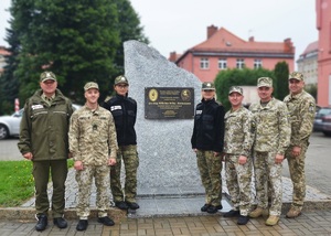 Zastępca Komendant ds. dydaktycznych, Przedstawiciele Centrum Kynologicznego Państwowej Służby Granicznej Ukrainy oraz funkcjonariuszki SG Zastępca Komendant ds. dydaktycznych, Przedstawiciele Centrum Kynologicznego Państwowej Służby Granicznej Ukrainy oraz funkcjonariuszki SG