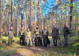 Zdjęcie grupowe przewodników z pasami służbowymi Zdjęcie grupowe przewodników z pasami służbowymi