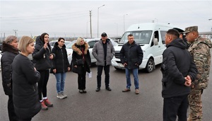 Z wizytą  w Republice Kirgiskiej. Delegacja podczas zwiedzania. Z wizytą  w Republice Kirgiskiej. Delegacja podczas zwiedzania.