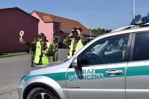 Kursanci podczas egzaminu praktycznego.