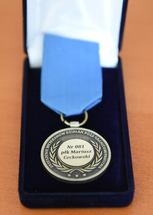 Niecodzienna wizyta w OSS SG w Lubaniu Medal wręczony Komendantowi Ośrodka