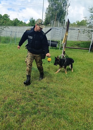 Szkolenie specjalistyczne z zakresu kynologii służbowej przewodników psów tropiąco-patrolowych