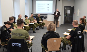 Kurs doskonalący nt. „Taktyka i technika prowadzenia rozpoznania w zakresie identyfikowania naruszeń przez cudzoziemców prawa wjazdu i pobytu na terytorium RP” Kurs doskonalący nt. „Taktyka i technika prowadzenia rozpoznania w zakresie identyfikowania naruszeń przez cudzoziemców prawa wjazdu i pobytu na terytorium RP”