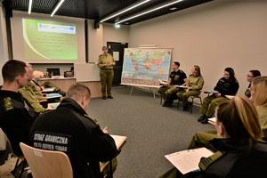 Uczestnicy kursu podczas zajęć