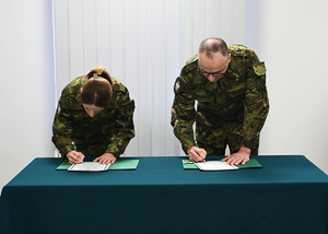 Nowi funkcjonariusze Straży Granicznej złożyli ślubowanie Nowi funkcjonariusze Straży Granicznej złożyli ślubowanie