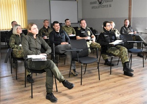 uczestnicy szkolenia podczas zajęć