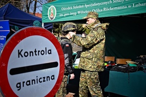 Promocja służby w Straży Granicznej w Zespole Szkół w Lubomierzu Promocja służby w Straży Granicznej w Zespole Szkół w Lubomierzu