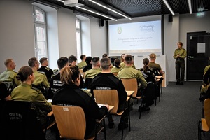 Druga w tym roku edycja kursu doskonalącego pt.” Postępowanie w sprawie zobowiązania cudzoziemca do powrotu” Druga w tym roku edycja kursu doskonalącego pt.” Postępowanie w sprawie zobowiązania cudzoziemca do powrotu”