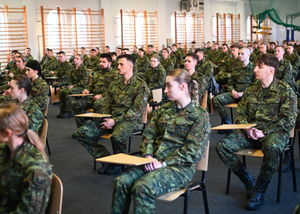 Ponad 180 nowych funkcjonariuszy SG rozpoczyna szkolenie podstawowe w OSS SG w Lubaniu Ponad 180 nowych funkcjonariuszy SG rozpoczyna szkolenie podstawowe w OSS SG w Lubaniu