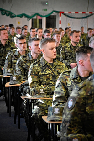 Ponad 180 nowych funkcjonariuszy SG rozpoczyna szkolenie podstawowe w OSS SG w Lubaniu Ponad 180 nowych funkcjonariuszy SG rozpoczyna szkolenie podstawowe w OSS SG w Lubaniu