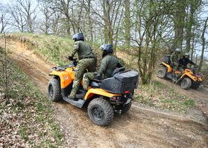 Trenujemy jazdę w trudnym terenie Trenujemy jazdę w trudnym terenie