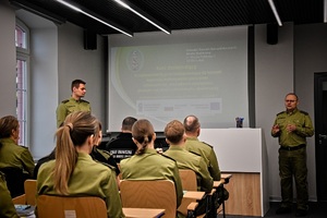 Przeprowadzanie przez funkcjonariuszy SG kontroli legalności wykonywania pracy przez cudzoziemców, prowadzenia działalności gospodarczej przez cudzoziemców, powierzania wykonywania pracy cudzoziemcom - poziom I Przeprowadzanie przez funkcjonariuszy SG kontroli legalności wykonywania pracy przez cudzoziemców, prowadzenia działalności gospodarczej przez cudzoziemców, powierzania wykonywania pracy cudzoziemcom - poziom I