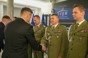 Komendant OSS SG w Lubaniu wziął udział w jubileuszowej konferencji z okazji 25-lecia działalności Urzędu do Spraw Cudzoziemców Komendant OSS SG w Lubaniu wziął udział w jubileuszowej konferencji z okazji 25-lecia działalności Urzędu do Spraw Cudzoziemców