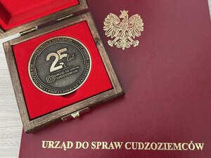 Komendant OSS SG w Lubaniu wziął udział w jubileuszowej konferencji z okazji 25-lecia działalności Urzędu do Spraw Cudzoziemców Komendant OSS SG w Lubaniu wziął udział w jubileuszowej konferencji z okazji 25-lecia działalności Urzędu do Spraw Cudzoziemców