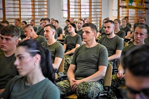 Ponad 190 nowych funkcjonariuszy SG rozpoczyna szkolenie podstawowe Ponad 190 nowych funkcjonariuszy SG rozpoczyna szkolenie podstawowe